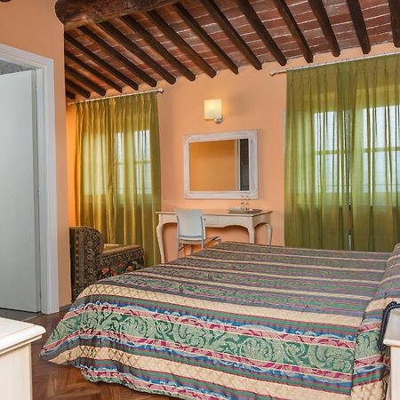 Hotel Villa Volpi Lucca Camera foto
