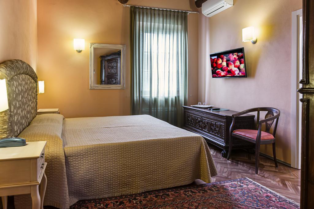 Hotel Villa Volpi Lucca Esterno foto